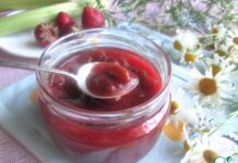 Джем из ревеня, клубники и изюма