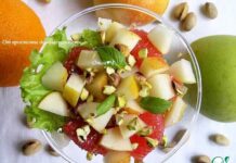 Фруктовый салат с фисташками