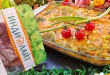 Индейка с грибами на овощной подушке