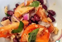 Салат из тунца, фасоли и помидоров