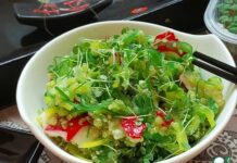 Салат с чукой, редисом и киноа