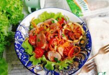 Салат с купатами и острой морковью