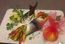 Сочный сибас, запеченный с овощами