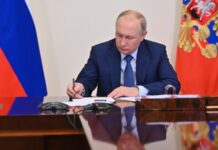 Путин подписал закон о льготах для российских туроператоров