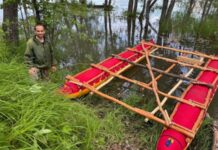 Спаслись в океане. На Камчатке нашли пропавших на катамаране туристов