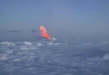 Туристы не отменяют туры на Камчатку, желая увидеть извержение вулкана