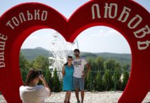 В «Авиасейлс» подсчитали, сколько туристов готовы к курортному роману