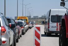 Число машин у Крымского моста возросло до 1,9 тысячи