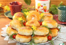 Круглые пирожки с овощами и яйцом