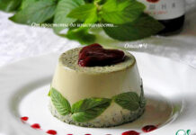 Мятное бланманже с вишневым конфитюром