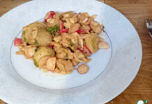 Острый картофельный салат с арахисовым иаслом