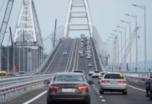 Туристам посоветовали выбирать маршруты в обход Крымского моста