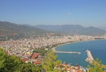 В Турции расследуют сообщения о массовом отравлении россиян в отеле