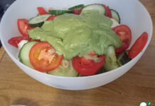 Закуска из дыни с песто