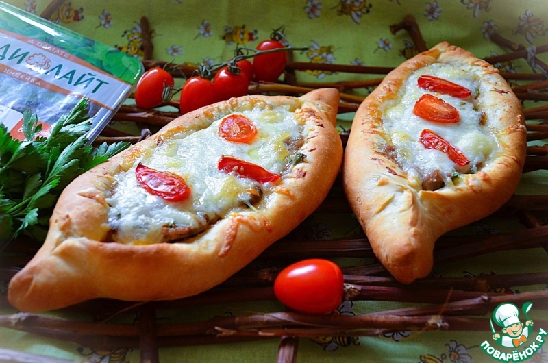 Булки-лодочки с фаршем и сыром