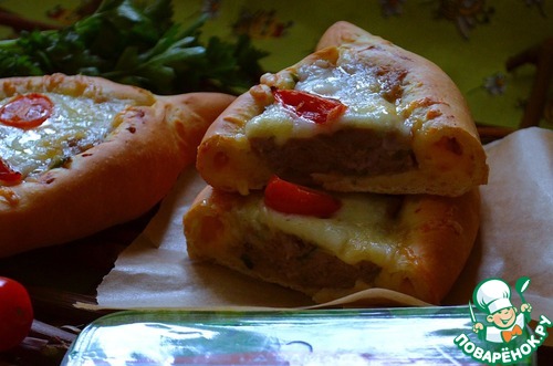 Булки-лодочки с фаршем и сыром