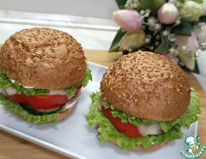 Бургер с котлетой в перце
