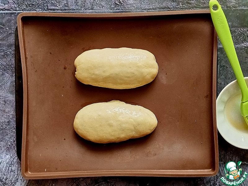 Домашний хот-дог с томатно-чесночным соусом