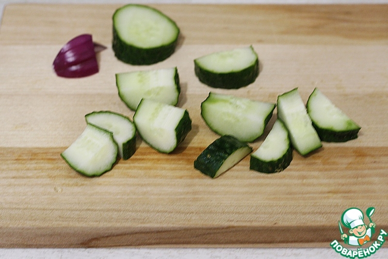 Гаспачо из персиков и томатов