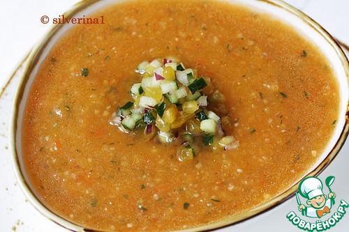 Гаспачо из персиков и томатов