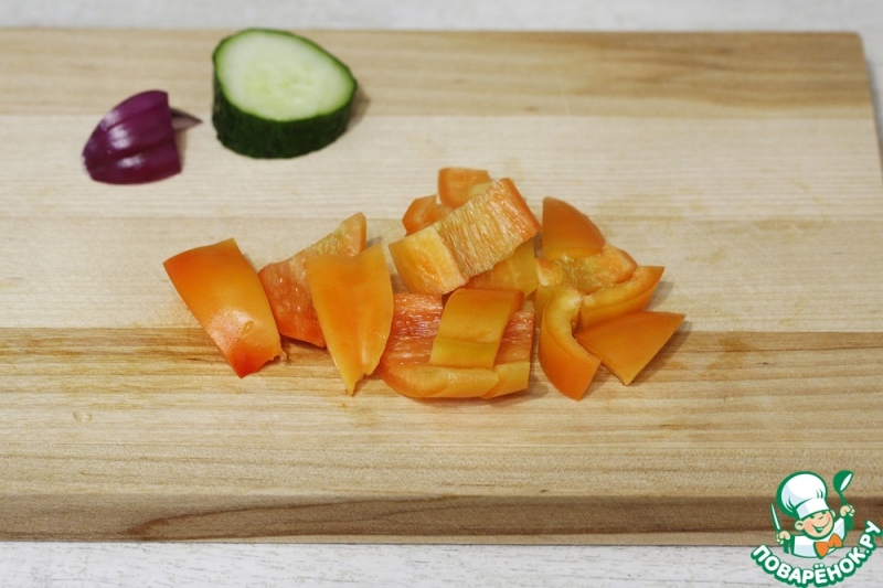 Гаспачо из персиков и томатов