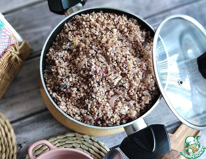 Гречневая каша с грибами и луком