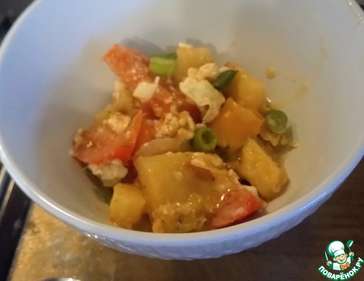 Хаш с картофелем, фетой и яйцом