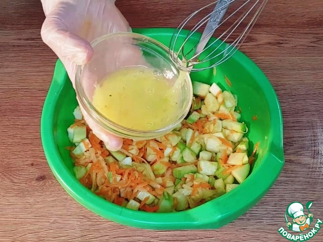 Индейка с грибами на овощной подушке