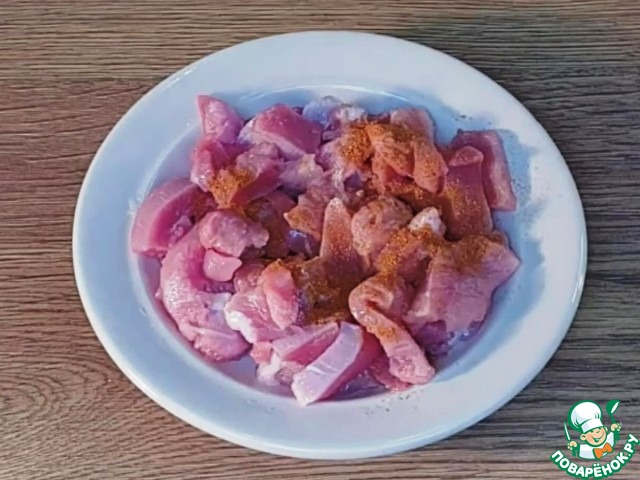 Индейка с грибами на овощной подушке