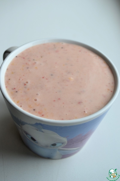 Клубнично-банановый смузи