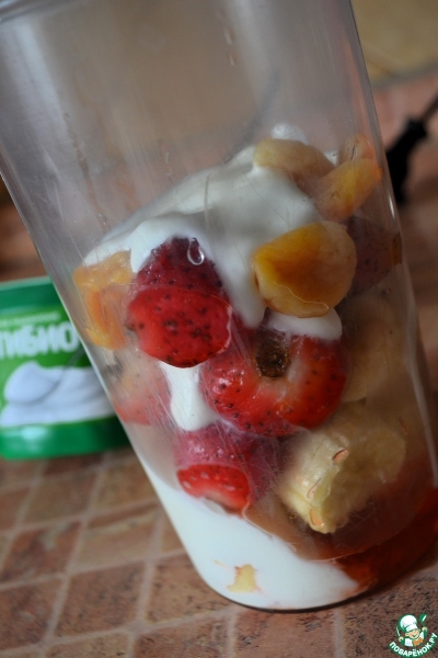 Клубнично-банановый смузи