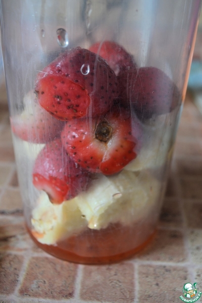 Клубнично-банановый смузи