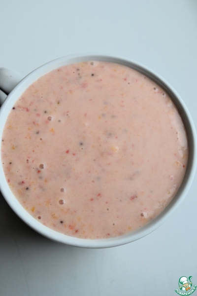 Клубнично-банановый смузи