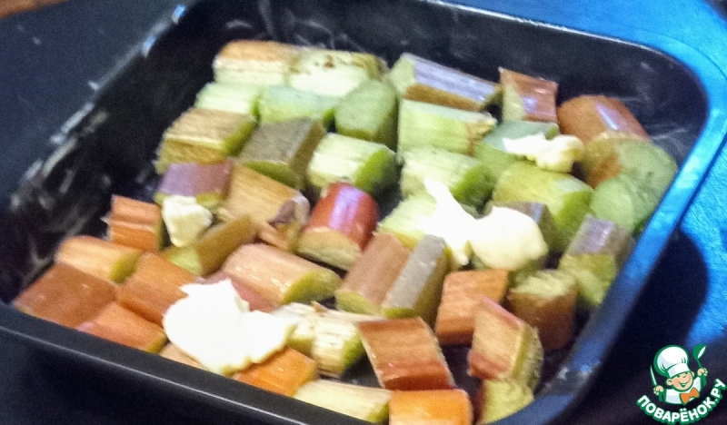 Крамбл из ревеня