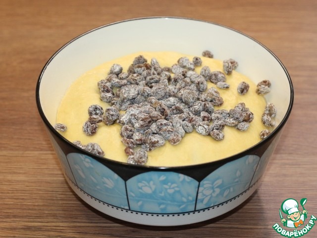 Куличи с брусничной помадкой