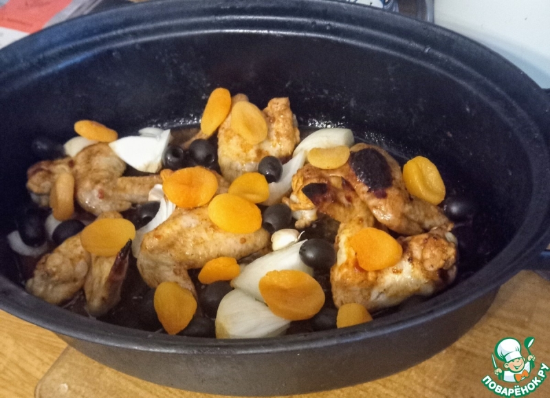 Курица, запеченная с хариссой и курагой