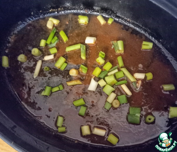 Курица, запеченная. в мисо-имбирном соусе