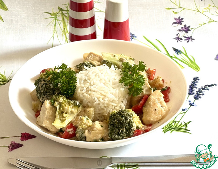 Куриная грудка с брокколи и перцем