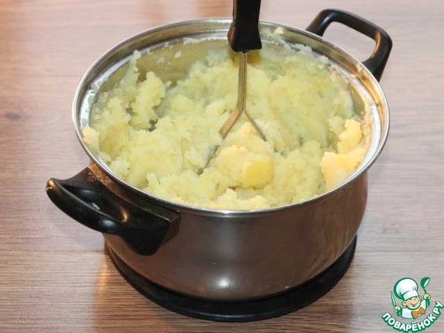 Минтай с зажаркой под соусом