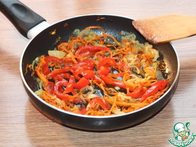 Минтай с зажаркой под соусом