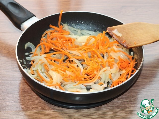 Минтай с зажаркой под соусом