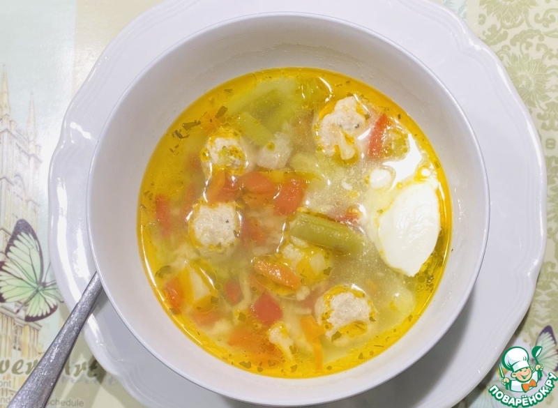 Овощной суп с кольраби и фрикадельками из индейки