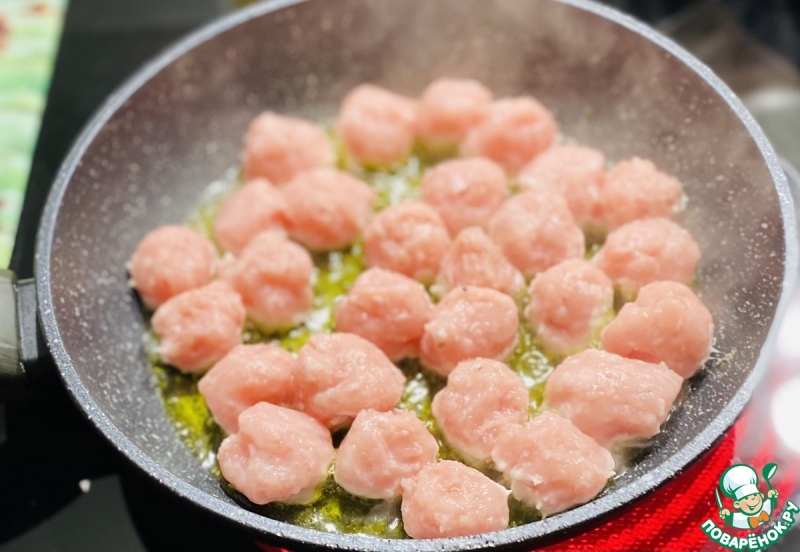 Овощной суп с кольраби и фрикадельками из индейки