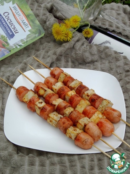 Пикантные шашлычки из сосисок и сыра