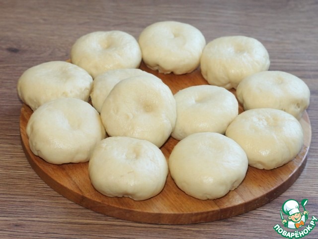 Плетеные булочки на молоке с начинкой