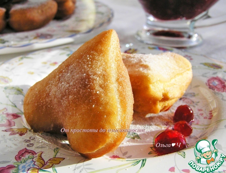 Пончики с брусникой