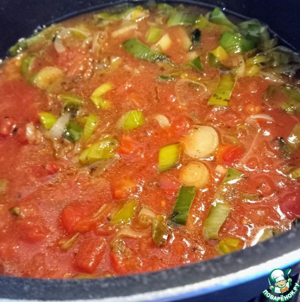 Рагу с луком-пореем и маслинами
