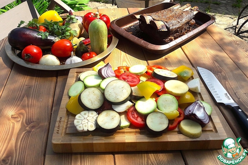 Ребра говяжьи с овощами