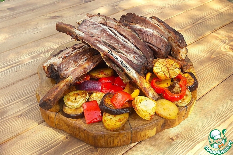 Ребра говяжьи с овощами