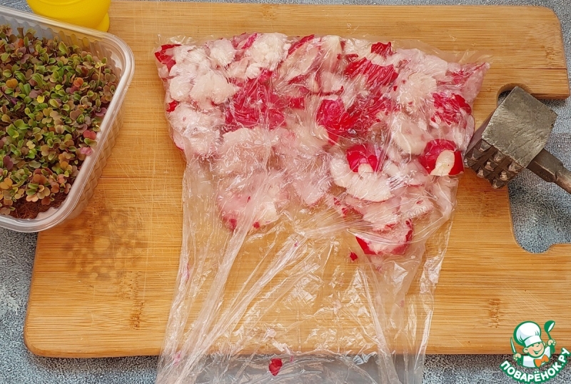 Салат с редисом и руколой "Зелёнка"